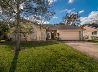 16310 Thunderbay Dr, Houston, TX 77062