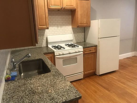 5th image of 364 Essex St APT 2
