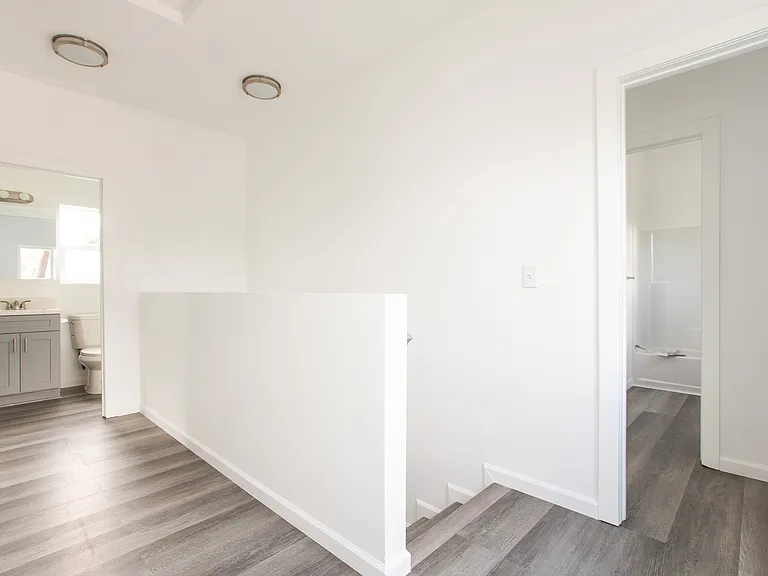 104 S Chestnut St #B — Photo 9