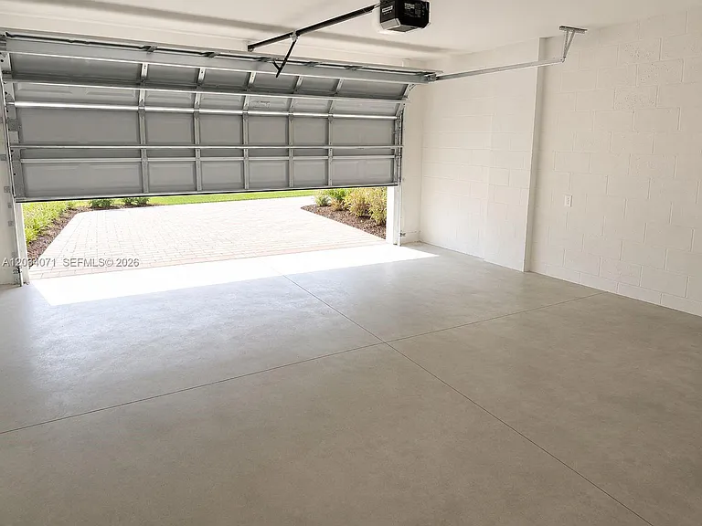 544 Ilaria Ct — Photo 21