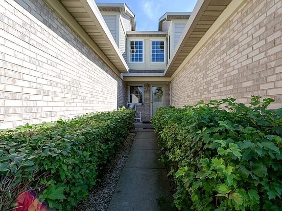 3rd image of 7866 Bristol Park Dr