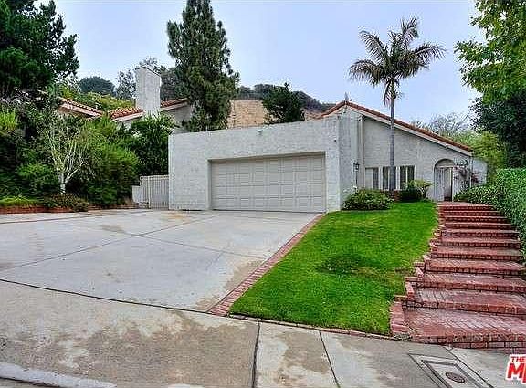 3rd image of 2998 Tiffany Cir