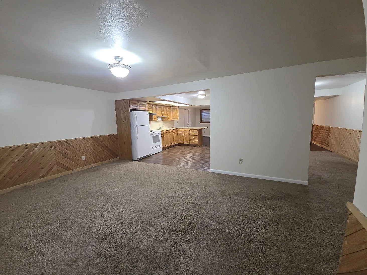 1168 E Raymond Rd — Photo 3
