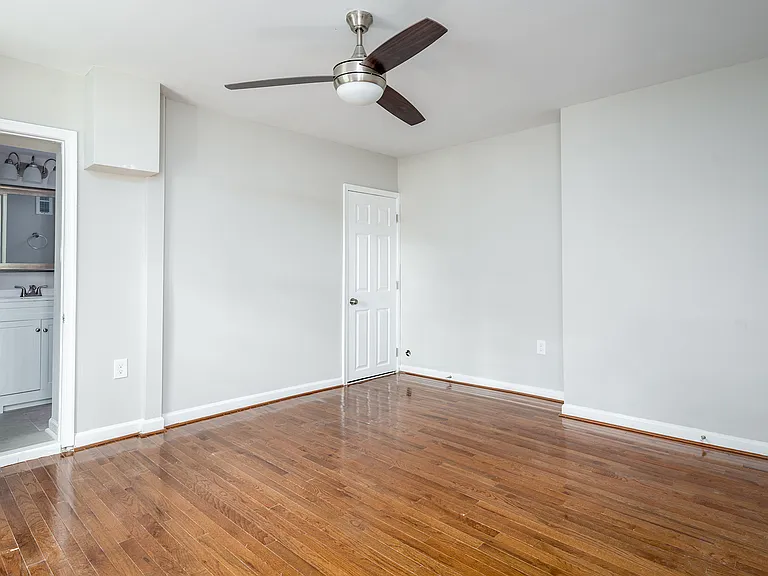 230 S Broadway #2 — Photo 8
