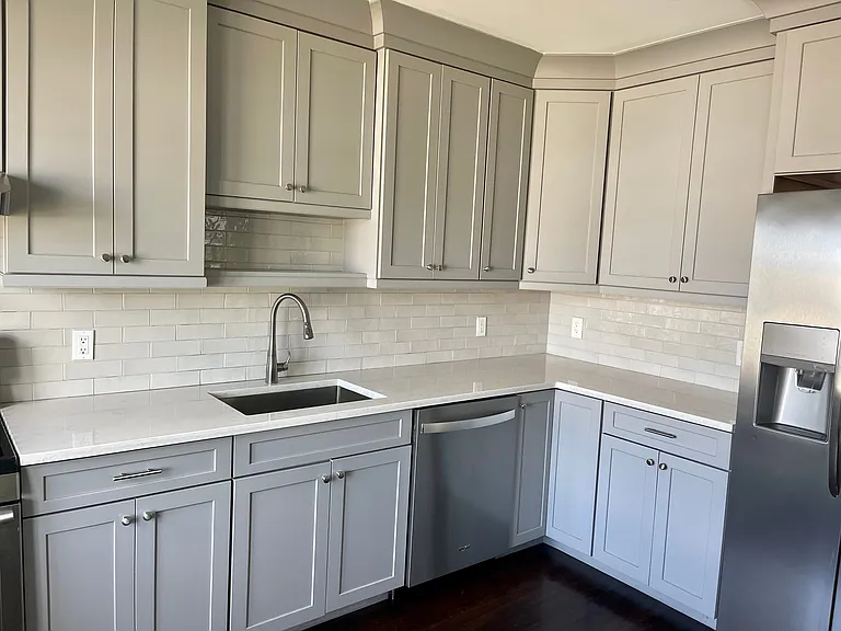 227-229 S Ridge St — Photo 5