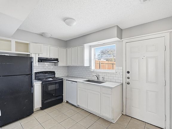 5th image of 2701 Wimbledon Ct APT A