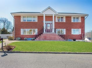 27 Cummings Ave N, White Plains, NY 10603