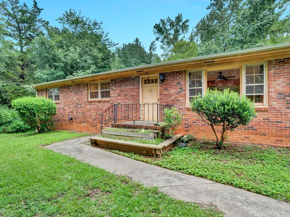 211 Beechwood Dr, Simpsonville, SC 29681