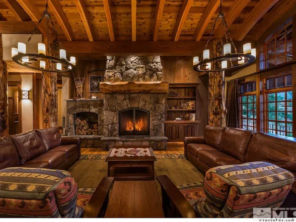 240 Jobs Canyon Ct, Gardnerville, NV 89460