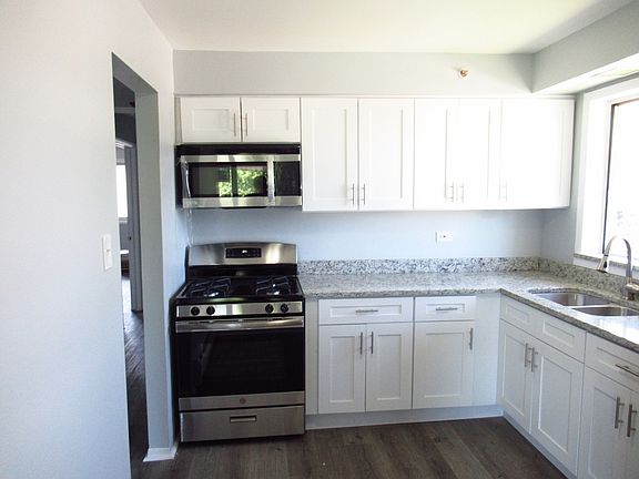 2nd image of 7935 W 92nd St APT 3A