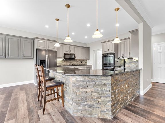 3rd image of 208 Madison St #6023