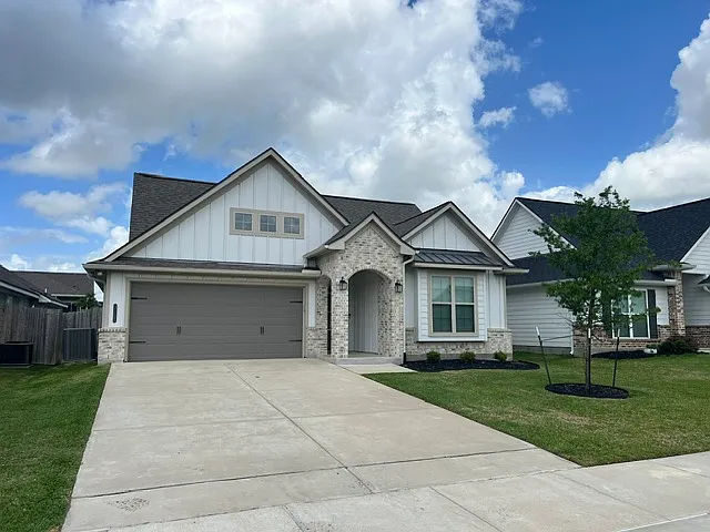Front Exterior View 2