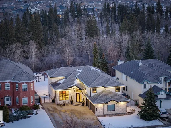 1486 Welbourn Dr NW, Edmonton, AB T6M 2M1