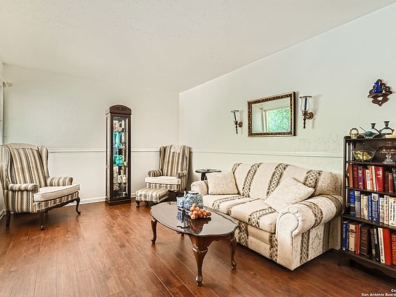2nd image of 4215 Vantage View Dr