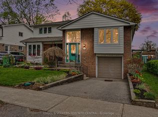 3291 Candela Dr, Mississauga, ON L5A 2V1