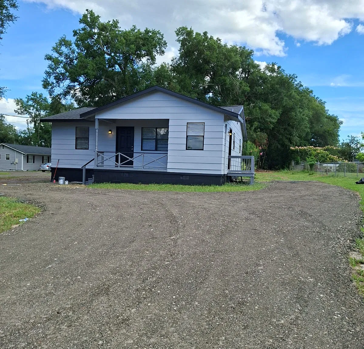 3 bed, 816 sqft, $1,700 — Photo 2