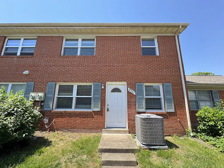 9557 Hagel Cir #B — Photo 2