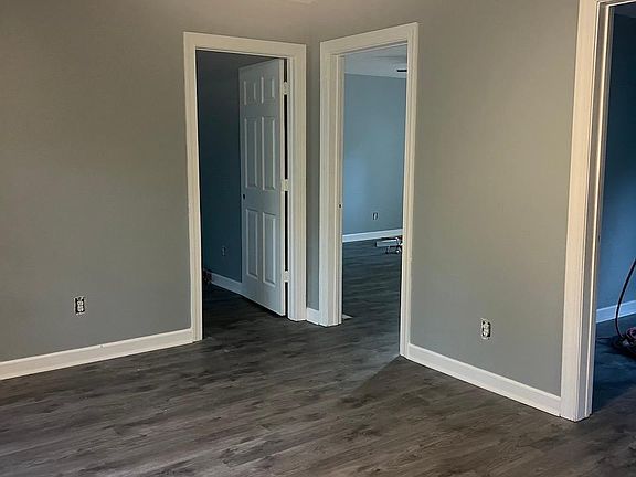 4th image of 550 Green St