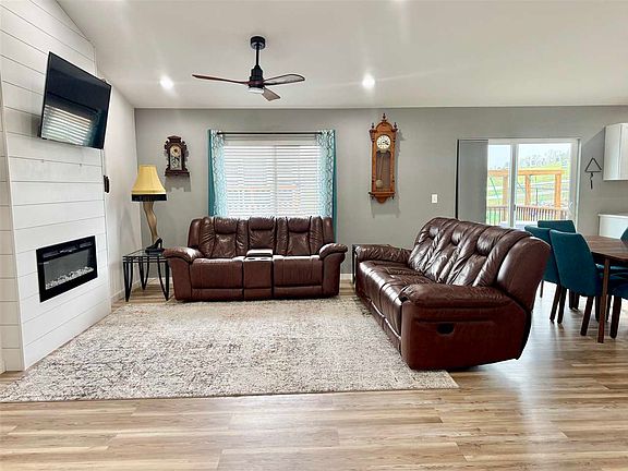 5th image of 425 Galileo Dr