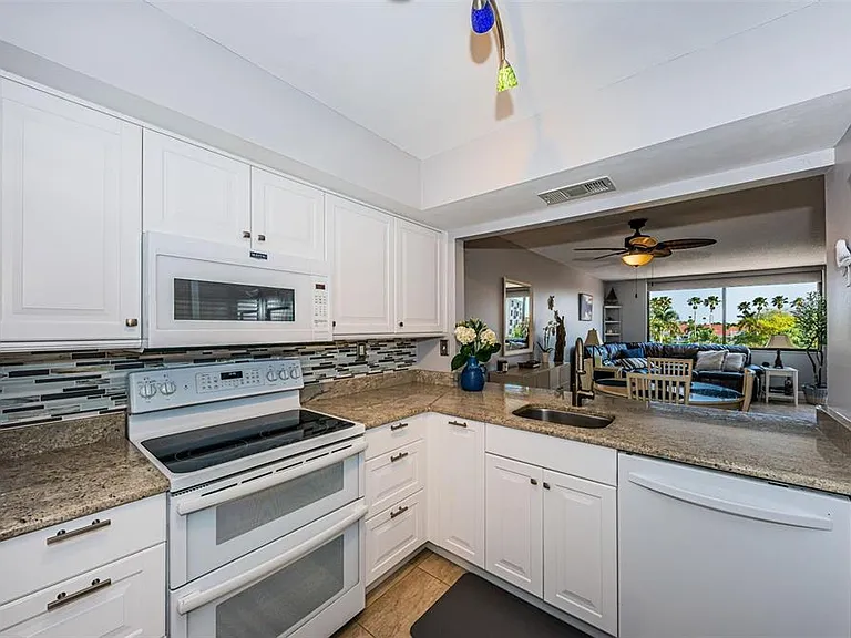 6295 Bahia Del Mar Cir #405 — Photo 2