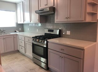 11820 Arminta St, North Hollywood, CA 91605