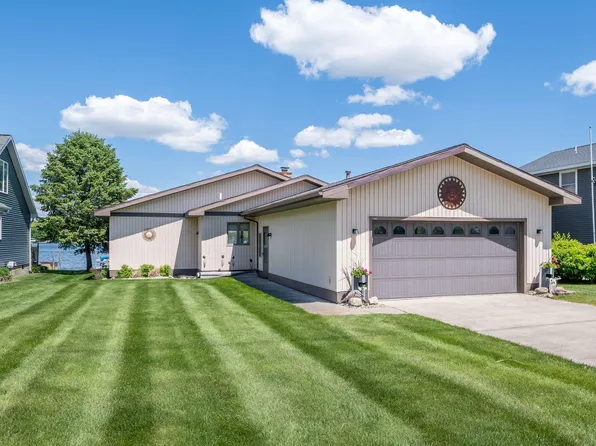 7360 Holiday Dr, Stanwood, MI 49346