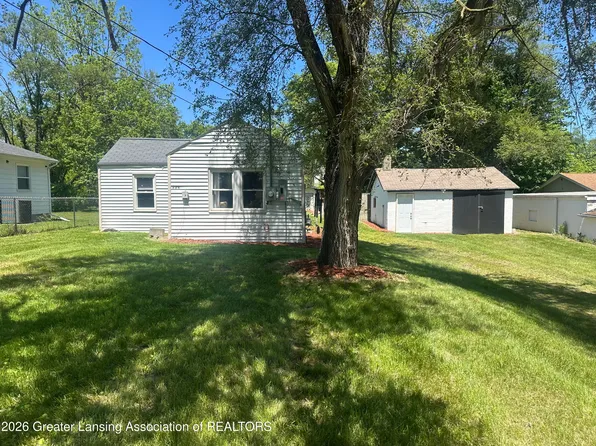 826 R G Curtiss Ave, Lansing, MI 48911