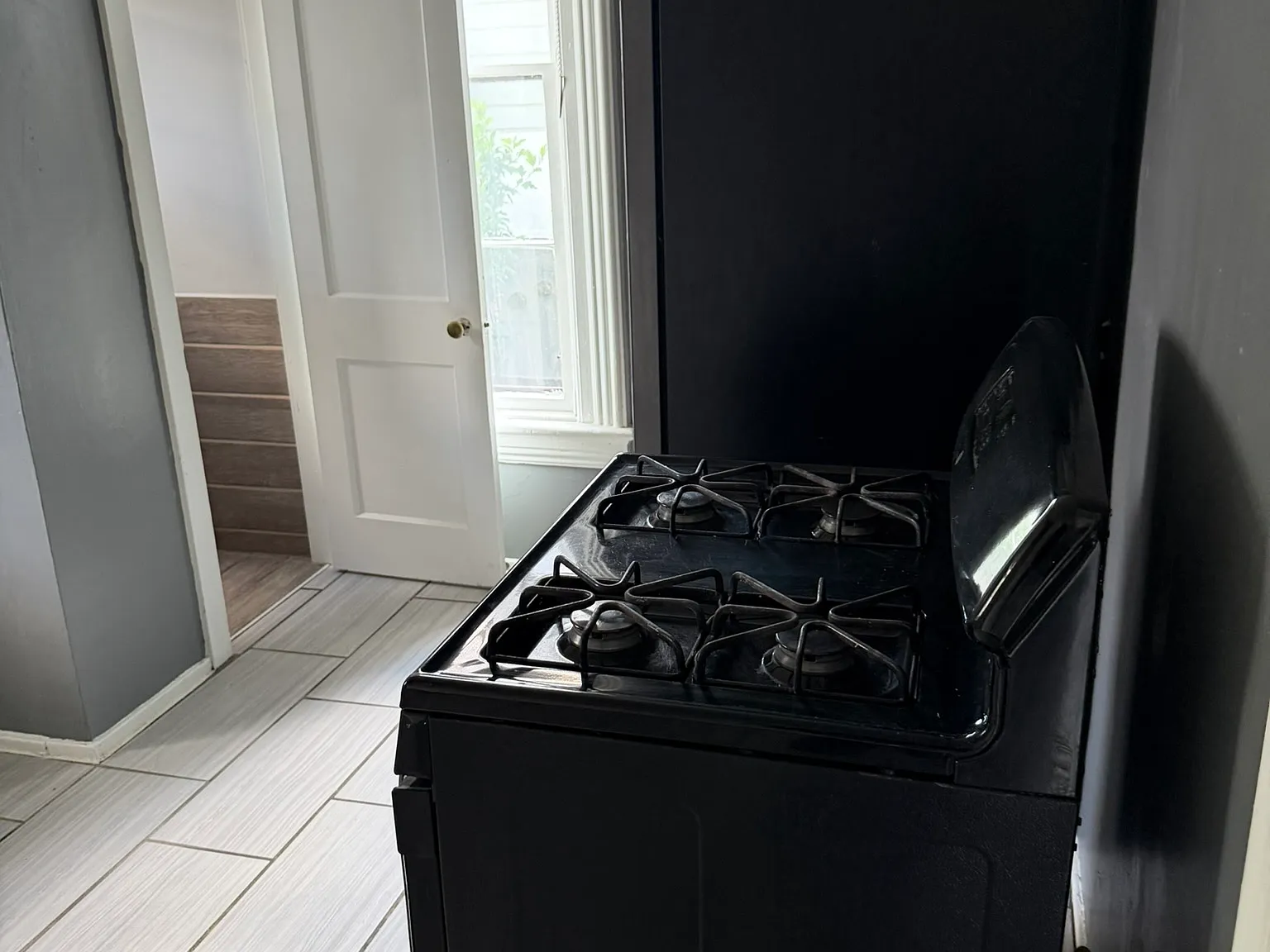 3 bed, 1.5 bath, 1552 sqft, $1,945 — Photo 3