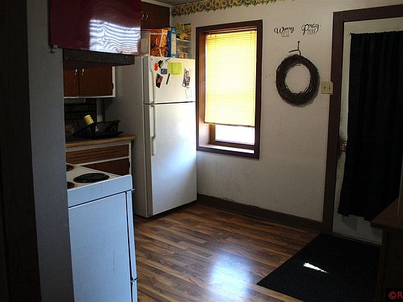 5th image of 826 N Minnesota St