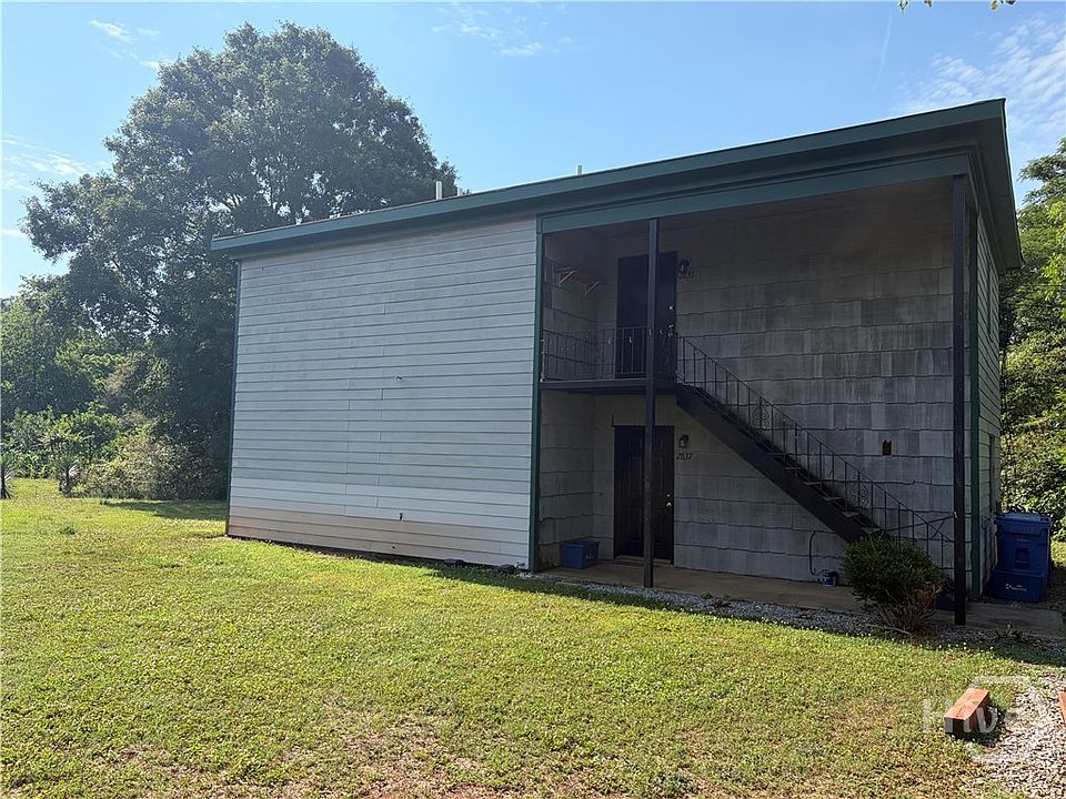 1st image of 2835 Cherokee Rd