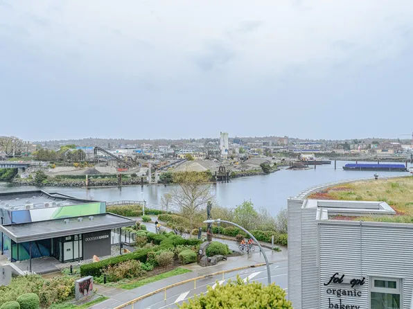399 Tyee Rd #406, Victoria, BC V9A 0A8