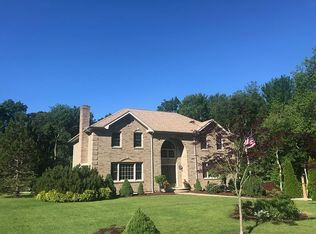 66 Putting Green Ln, Orange, CT 06477