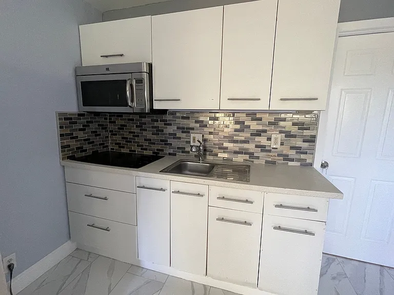 3251 SW 44th St #201 — Photo 9