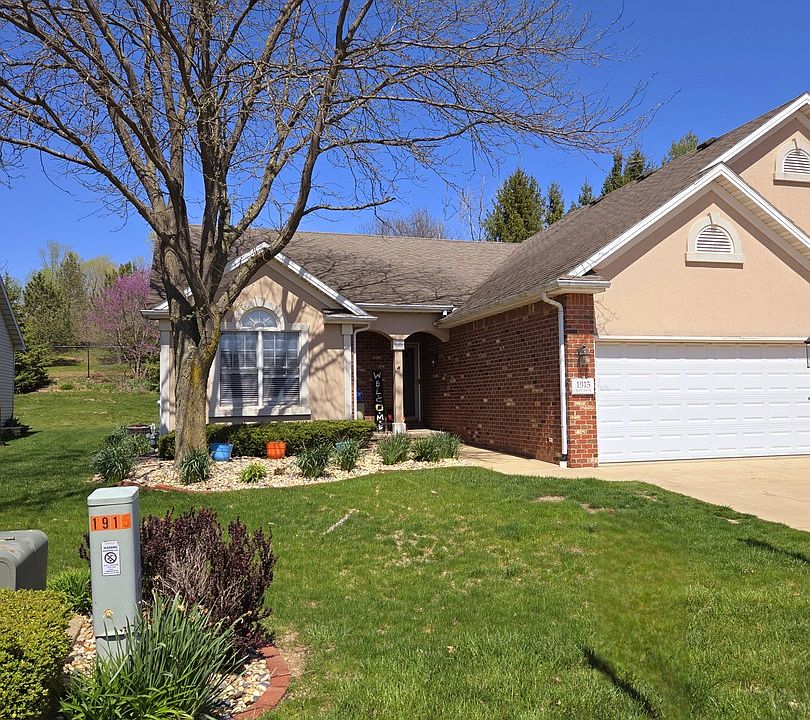 1st image of 1915 W Willow Crest Dr