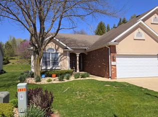 1915 W Willow Crest Dr, Peoria, IL 61614