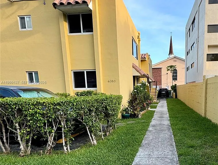 4080 SW 2nd Ter #6 — Photo 10