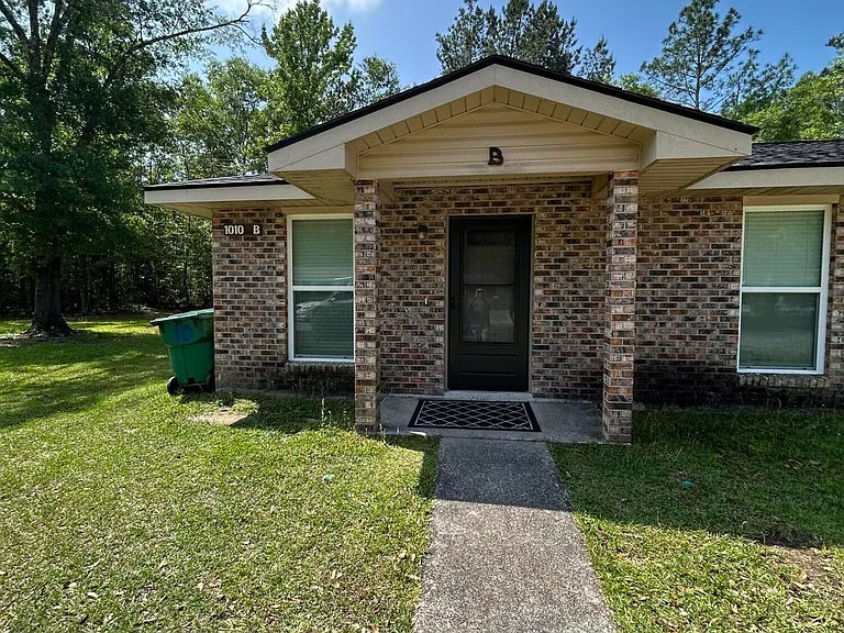 1010 Telly Rd #B — Photo 1