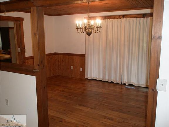 4th image of 214 N North St