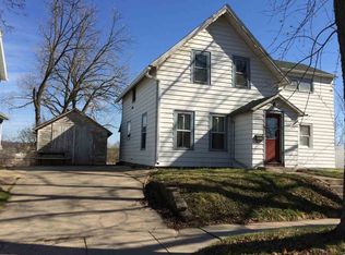 221 South St, Baraboo, WI 53913