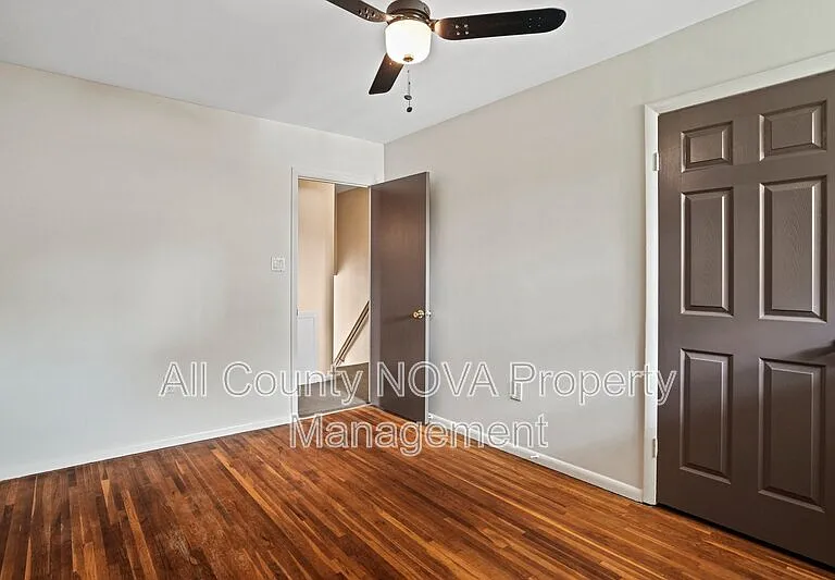 6428 Earlham Dr — Photo 25