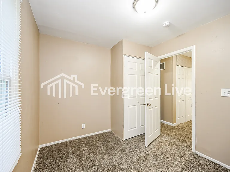 4325 Beechmont Dr — Photo 13