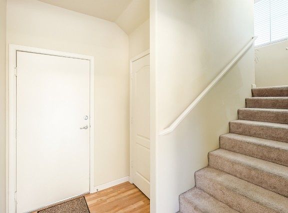 3rd image of 5350 Dunlay Dr Unit 111
