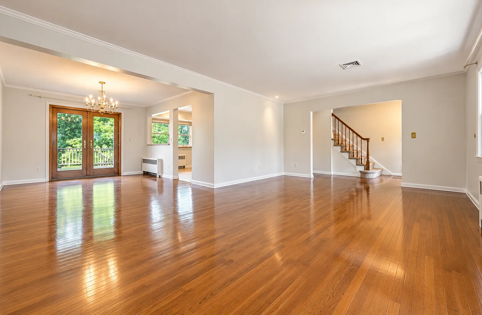 4 bed, 2240 sqft, $4,850 — Photo 3