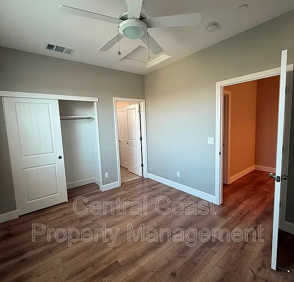 490 Palisade Dr — Photo 15