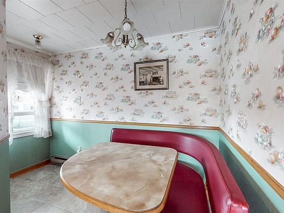 4th image of 133 Greeleytown Road