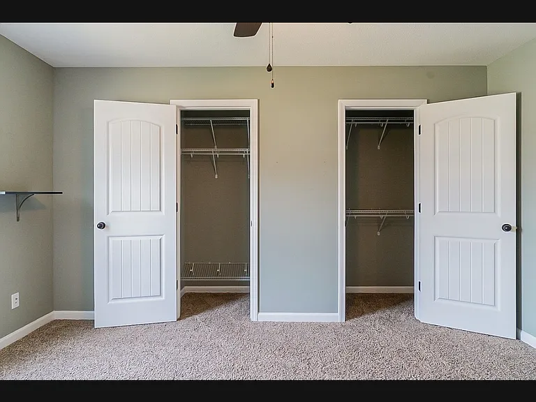 947 Smoots Dr — Photo 7
