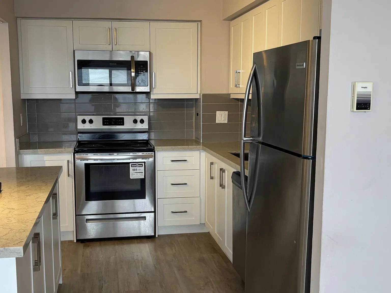1 bed, $2,300 — Photo 4