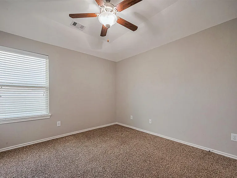 1910 Vermillion View St — Photo 35