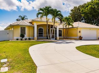 621 SE 4th Pl, Cape Coral, FL 33990