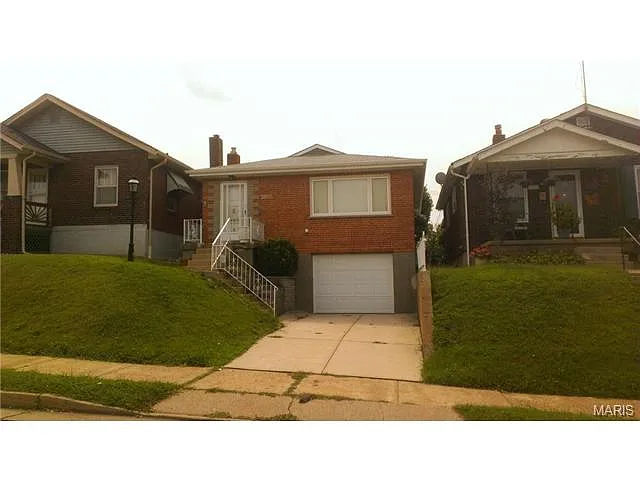 4426 Oleatha Ave photo 1